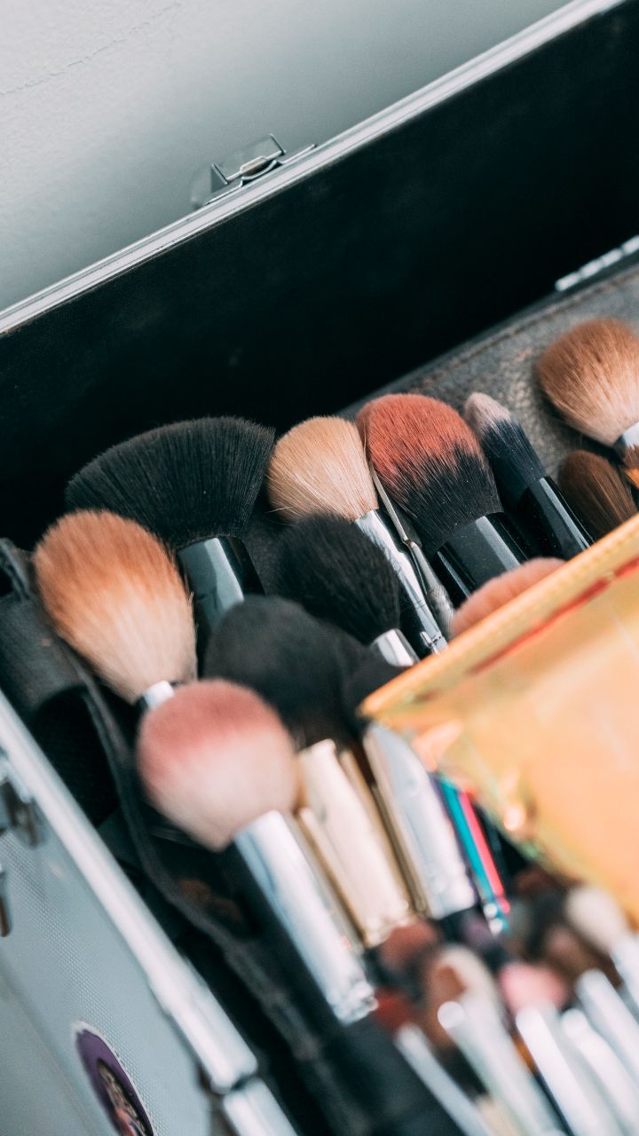 7 Different Types Of Makeup Brushes For Girls - Tradeindia